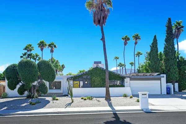 $879,000 | 1031 East El Conquistador, Palm Springs, CA 92262