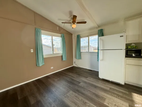 $109,500 | 194 Lakeview Drive, Wataga, IL 61488