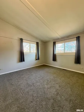 $109,500 | 194 Lakeview Drive, Wataga, IL 61488