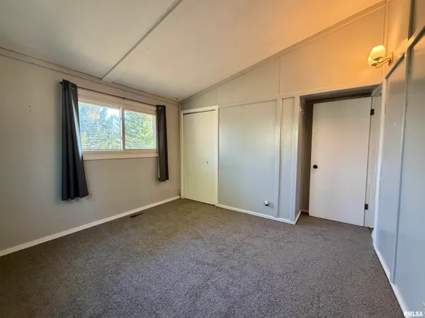 $109,500 | 194 Lakeview Drive, Wataga, IL 61488