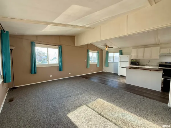 $109,500 | 194 Lakeview Drive, Wataga, IL 61488