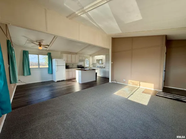 $109,500 | 194 Lakeview Drive, Wataga, IL 61488