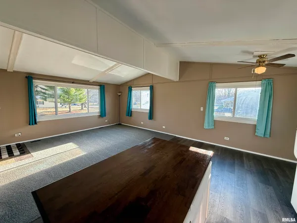 $109,500 | 194 Lakeview Drive, Wataga, IL 61488