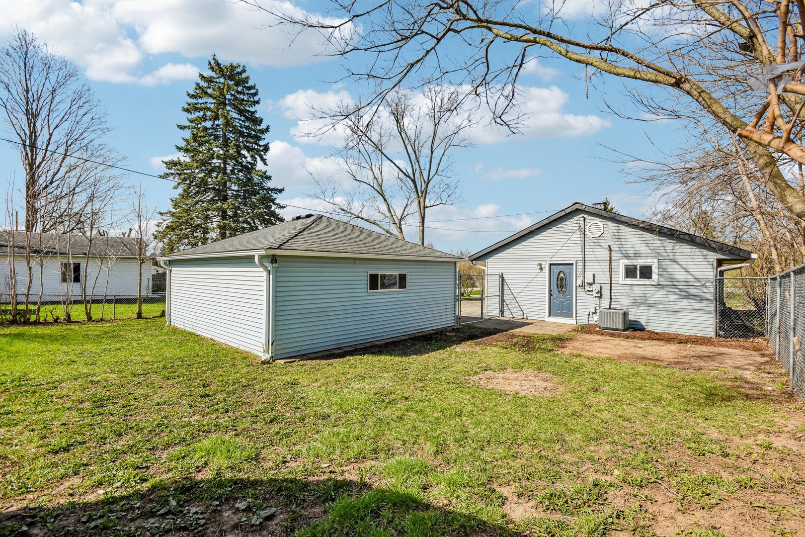 1819 Papoose Road Carpentersville, IL 60110 - Photo 15 of 17