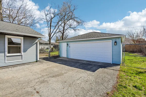 $315,000 | 1819 Papoose Road, Carpentersville, IL 60110