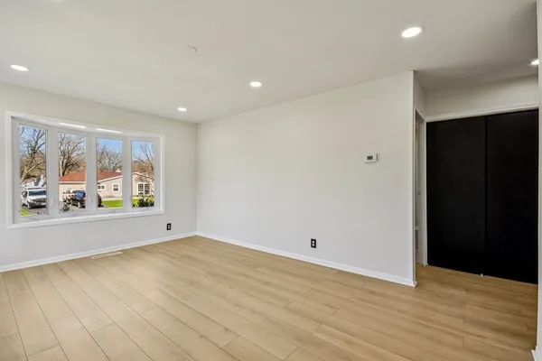 $315,000 | 1819 Papoose Road, Carpentersville, IL 60110