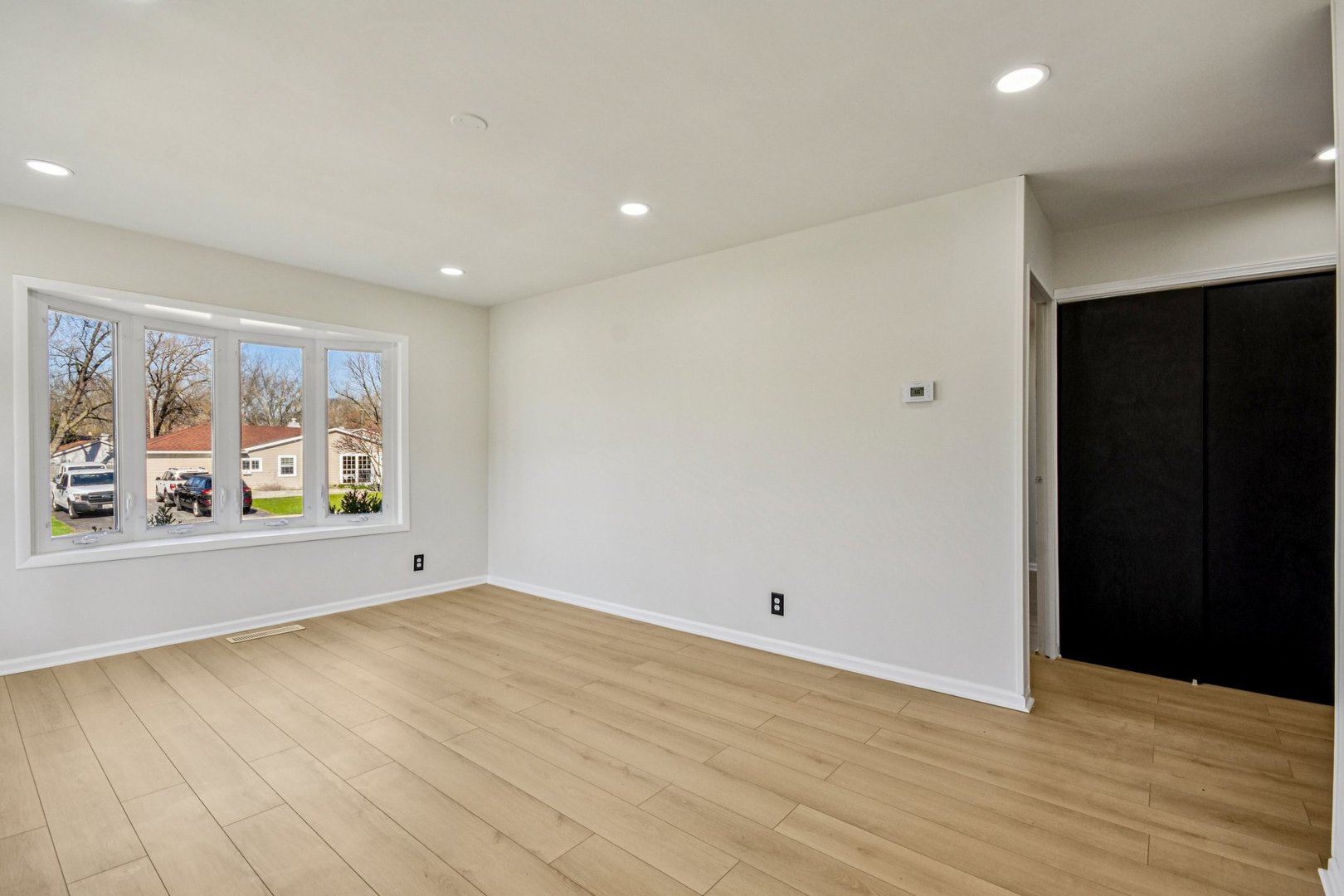 1819 Papoose Road Carpentersville, IL 60110 - Photo 6 of 17