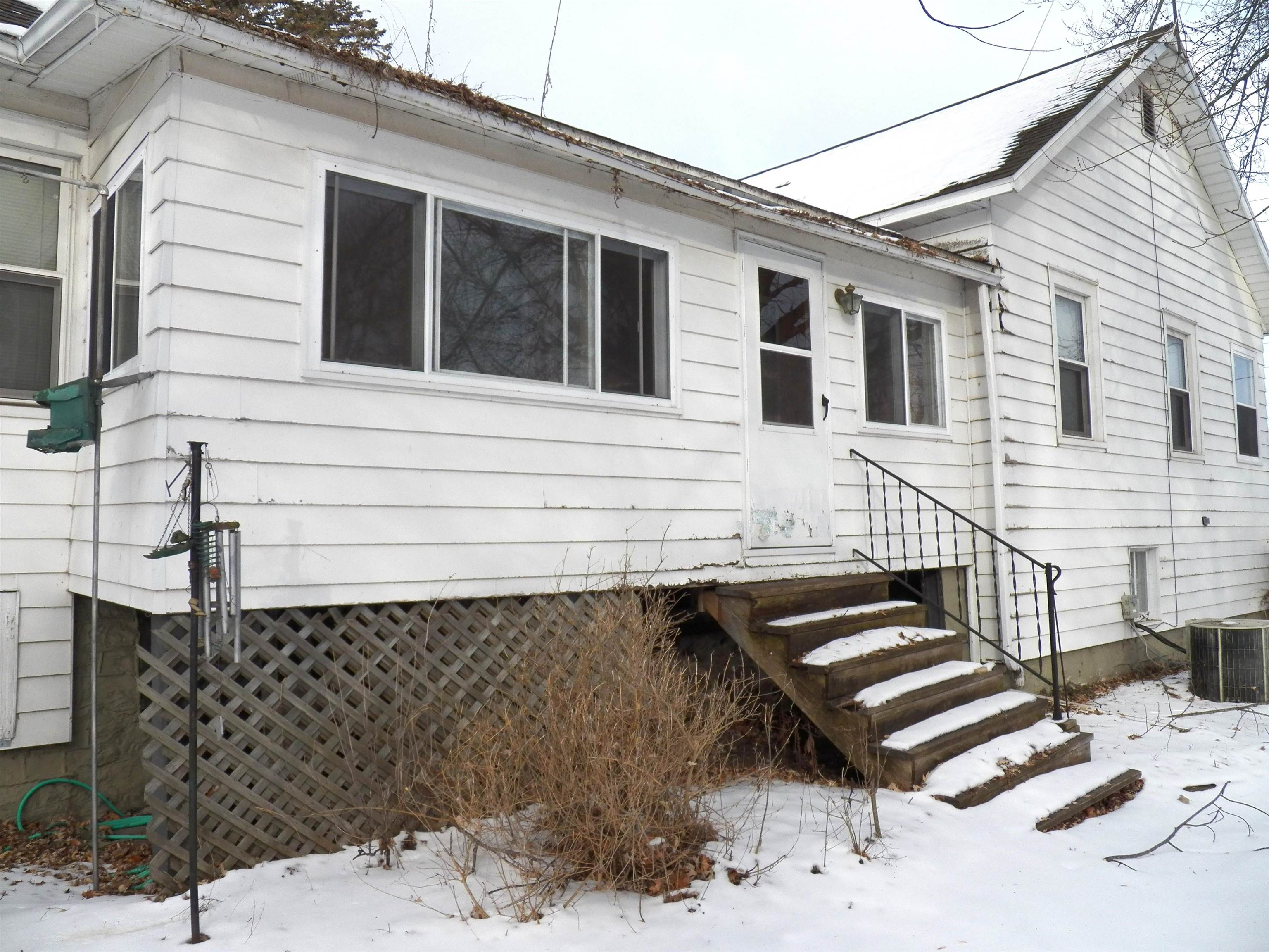 615 Michigan Avenue Oconto, WI 54153 - Photo 2 of 12
