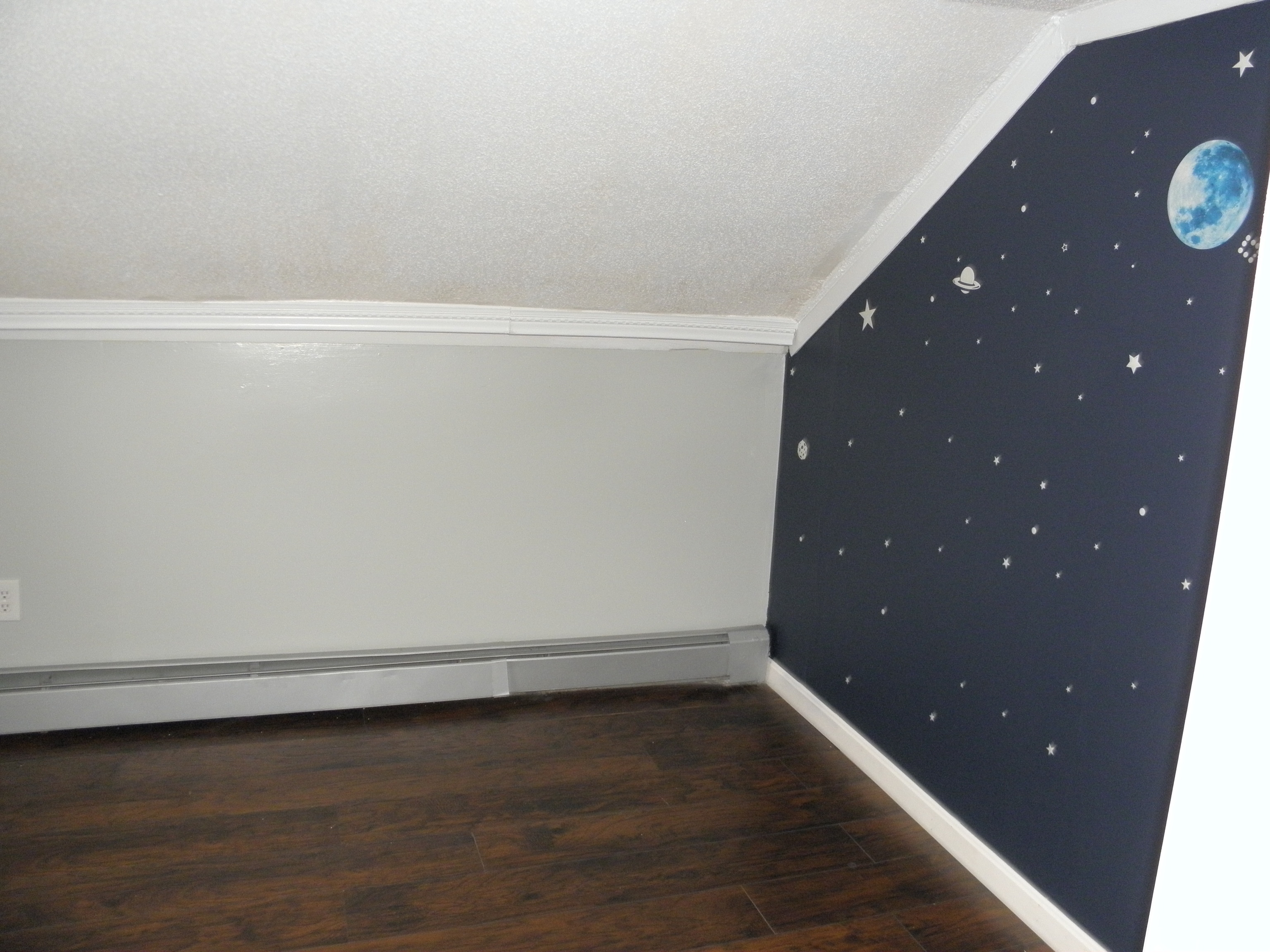 29 Union Street Plainfield, CT 06354 - Photo 11 of 12 a view of a room with wooden floor and window