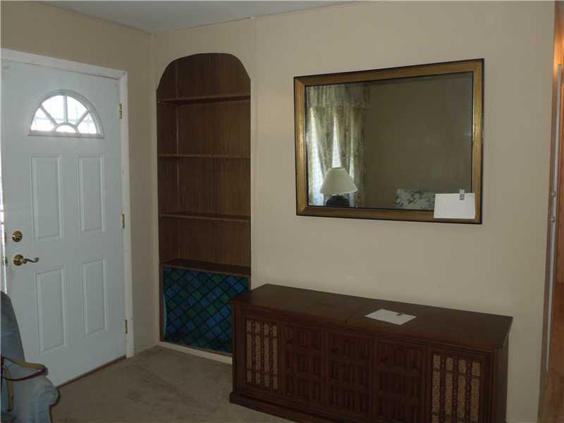 4358 Dubarry Road Indianapolis, IN 46226 - Photo 3 of 20