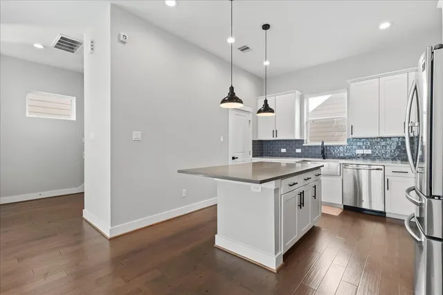 $330,000 | 760 West Donovan Street, Houston, TX 77091