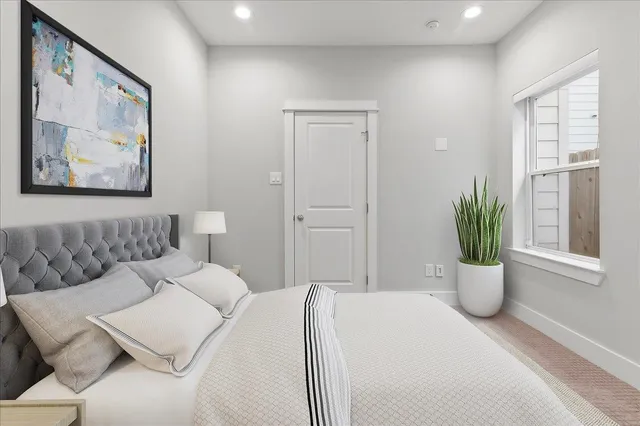 $330,000 | 760 West Donovan Street, Houston, TX 77091