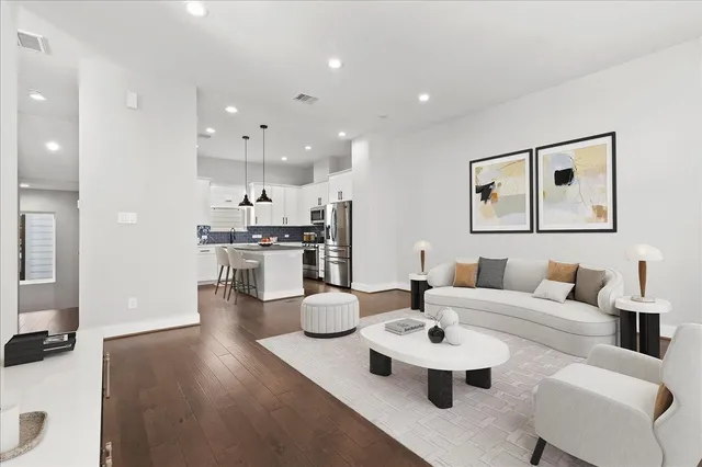 $330,000 | 760 West Donovan Street, Houston, TX 77091