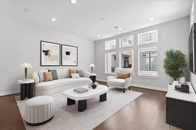 $330,000 | 760 West Donovan Street, Houston, TX 77091