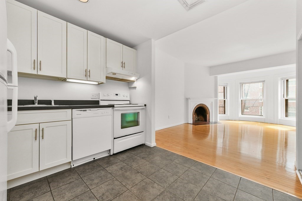 23 Bay State Road, Unit 5 Boston, MA 02215 - Photo 5 of 11