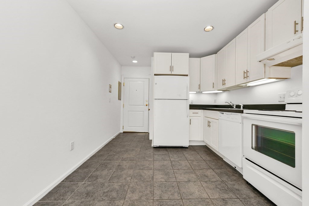 23 Bay State Road, Unit 5 Boston, MA 02215 - Photo 6 of 11