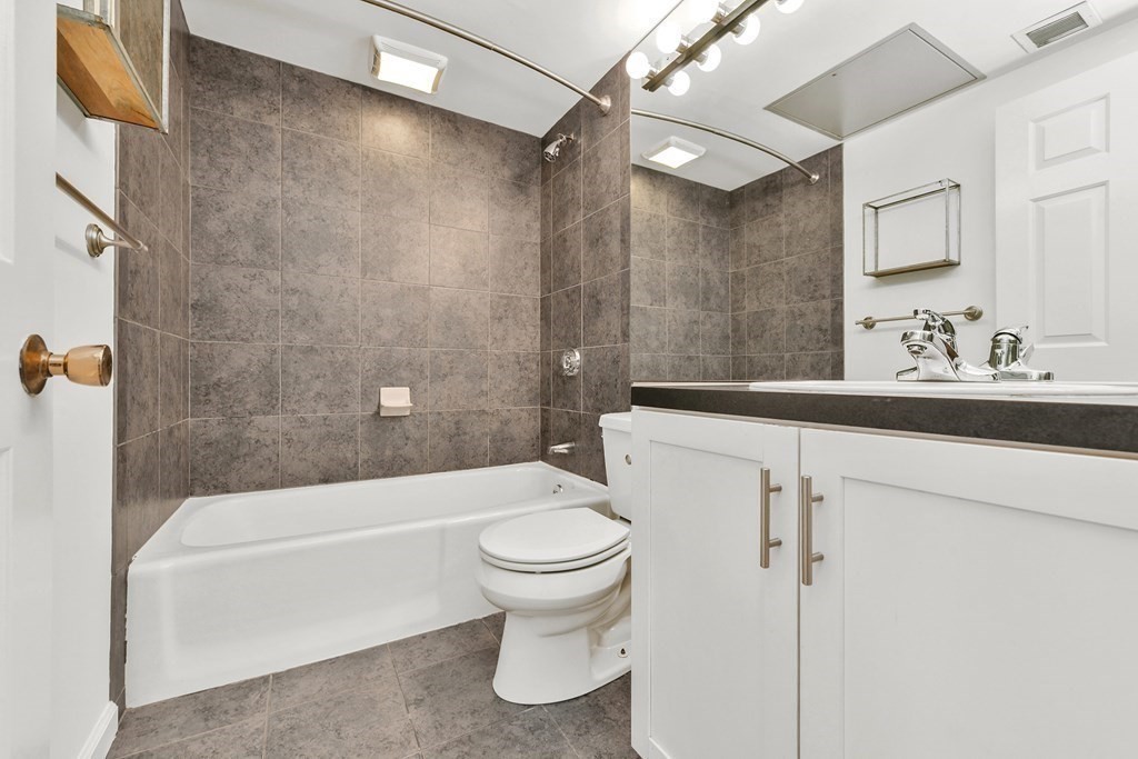 23 Bay State Road, Unit 5 Boston, MA 02215 - Photo 10 of 11
