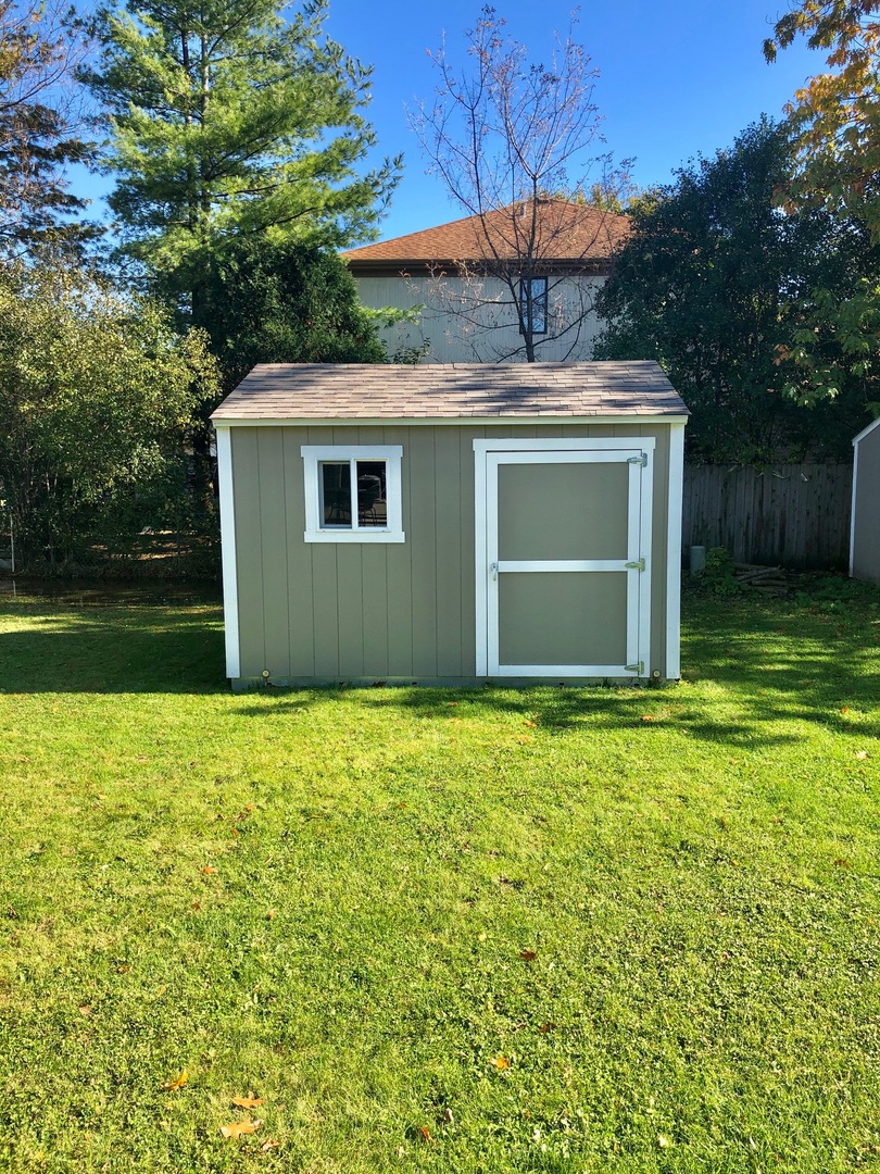 1955 Clover Road Northbrook, IL 60062 - Photo 20 of 20