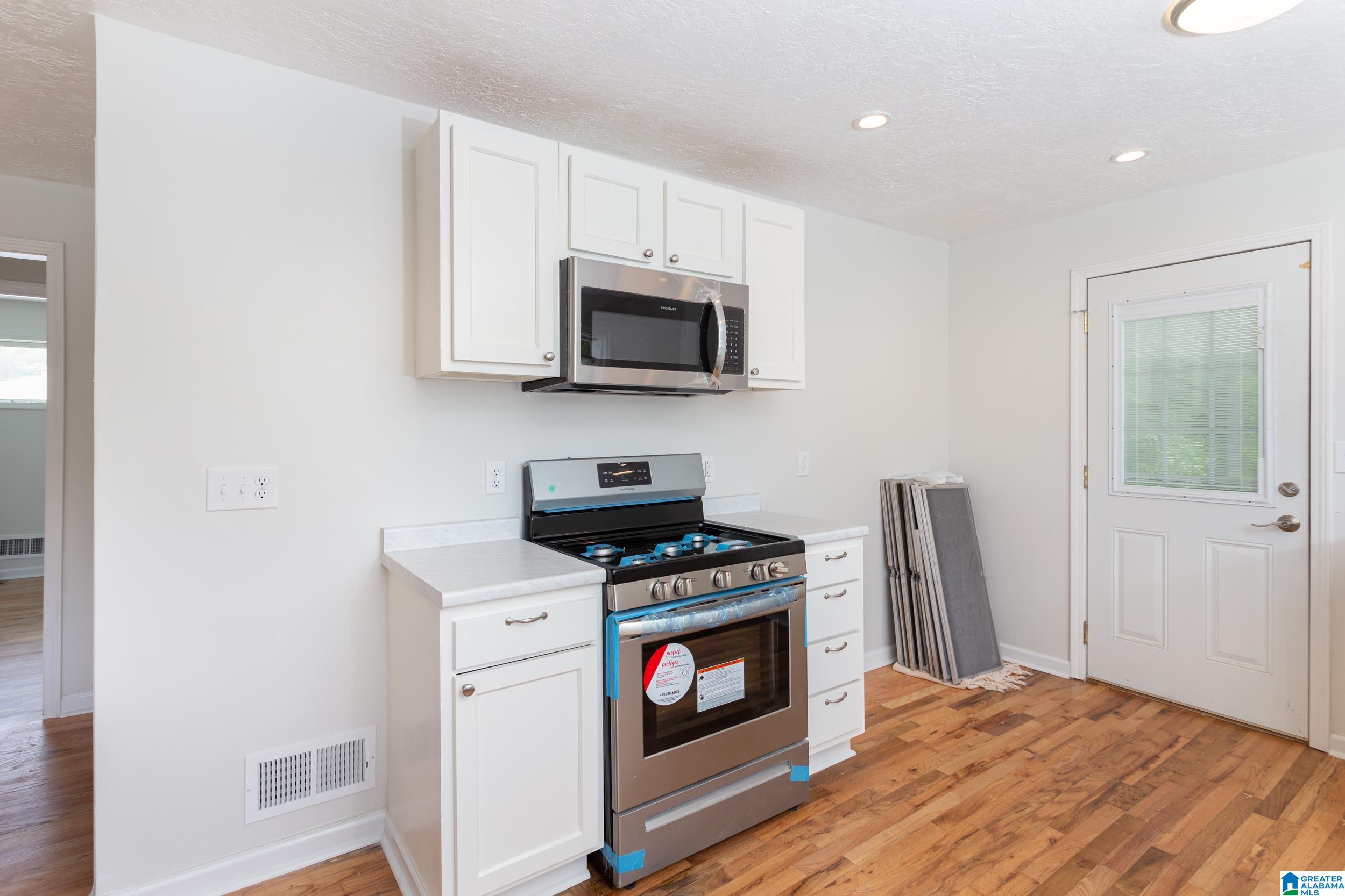 200 Saunders Avenue Anniston, AL 36201 - Photo 8 of 27