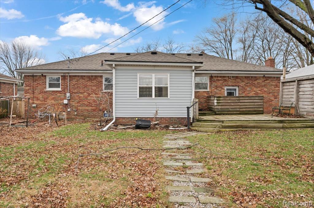 8457 Menge Street Center Line, MI 48015 - Photo 28 of 32 Gallery Image 28