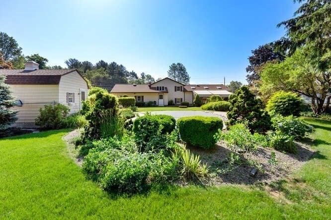 22 Carleton Road Tewksbury, MA 01876 - Photo 35 of 40