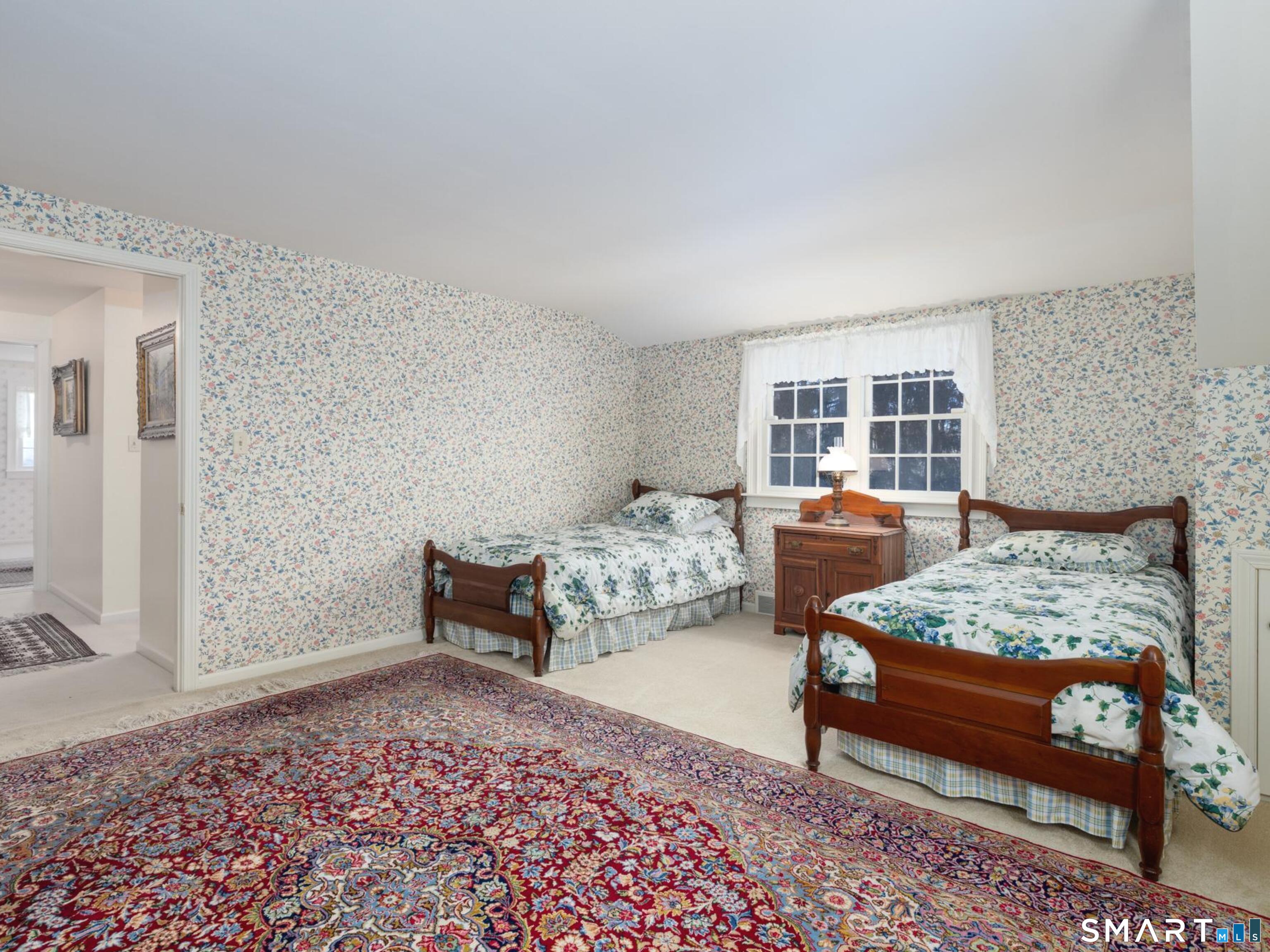 117 Crest Road Middlebury, CT 06762 - Photo 27 of 38 Full height ceilings
