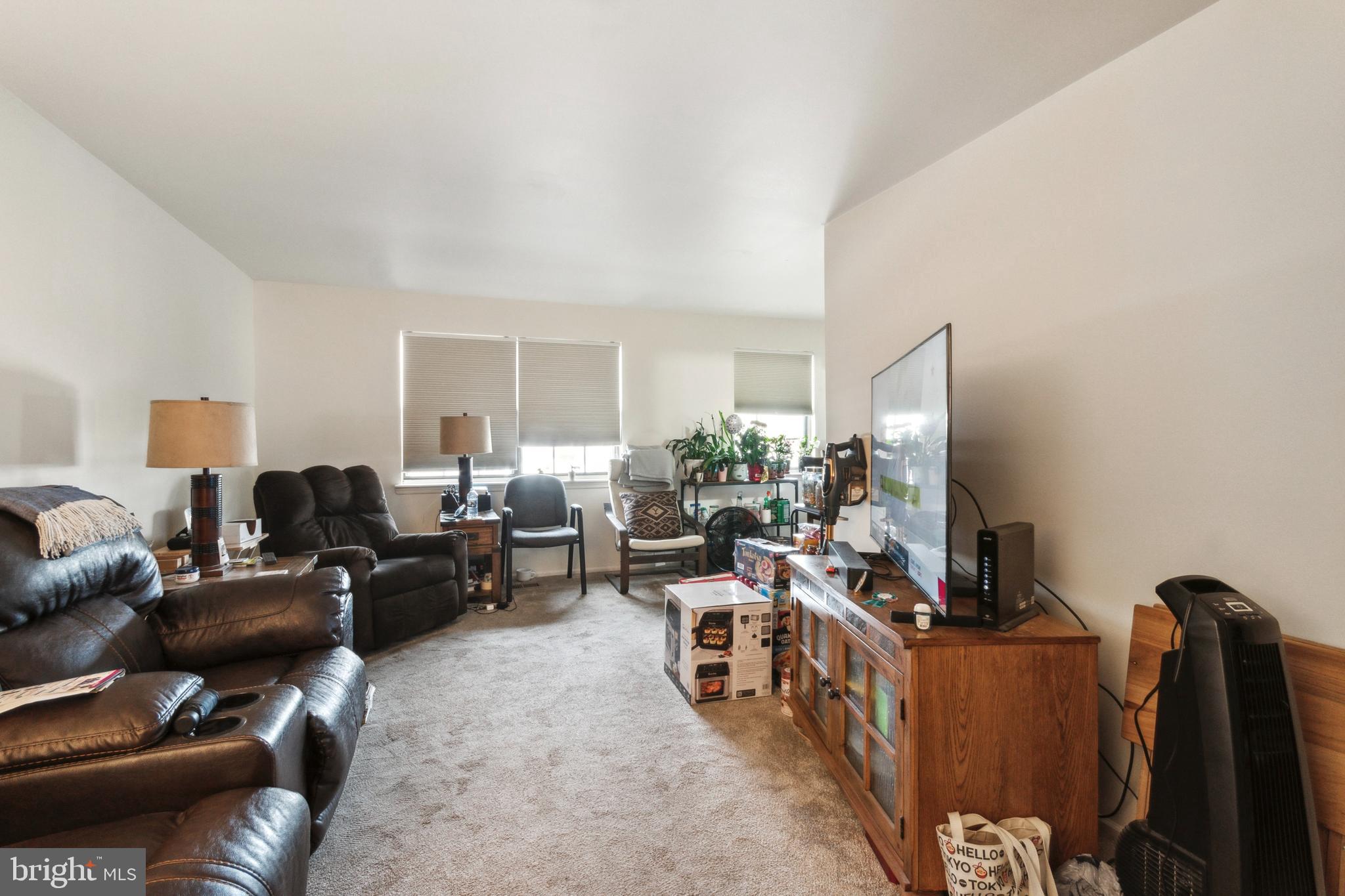 13079 Cardella Place Philadelphia, PA 19116 - Photo 3 of 18