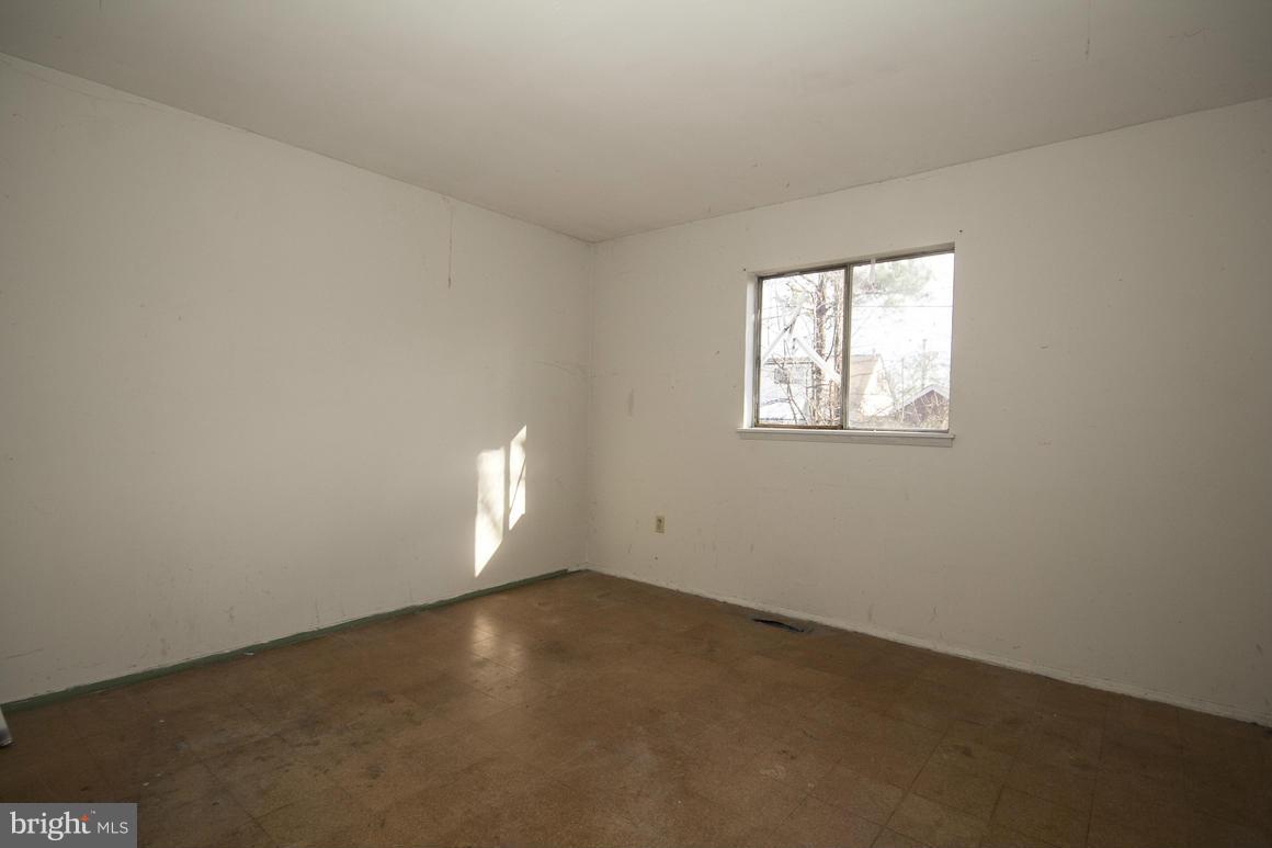2025 Kennicott Road Baltimore, MD 21244 - Photo 14 of 17 Bedroom