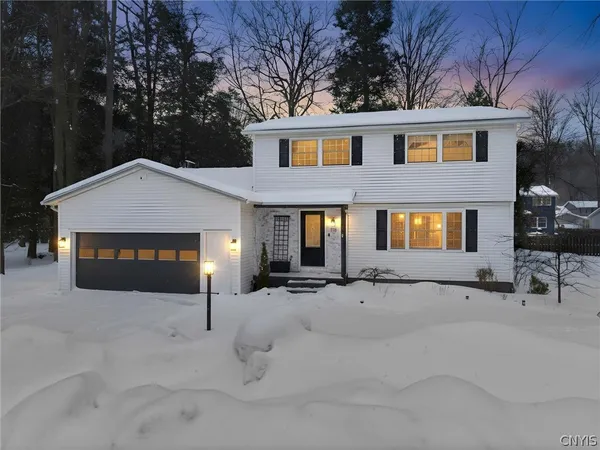 $374,900 | 118 Whiskwood Lane, Manlius, NY 13116