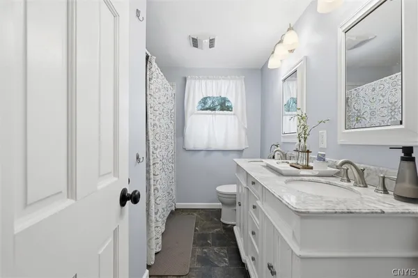 $374,900 | 118 Whiskwood Lane, Manlius, NY 13116