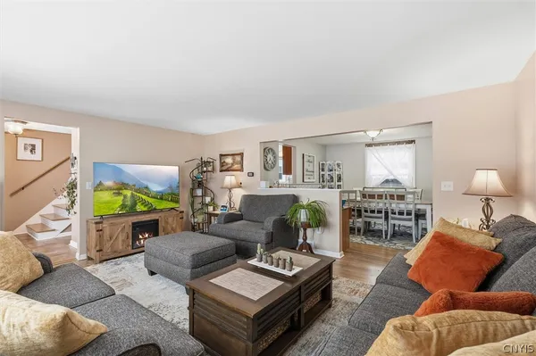 $374,900 | 118 Whiskwood Lane, Manlius, NY 13116