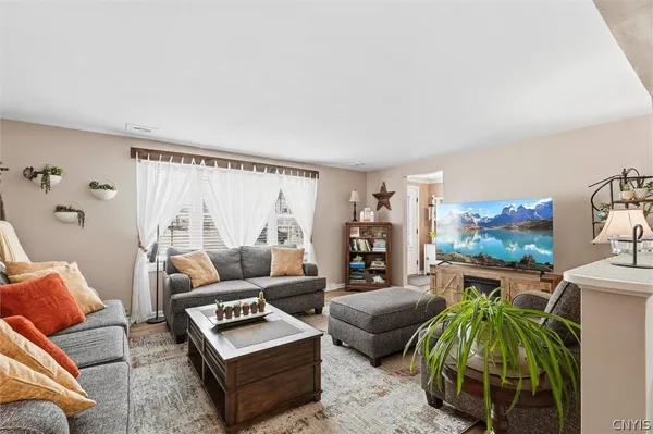 $374,900 | 118 Whiskwood Lane, Manlius, NY 13116