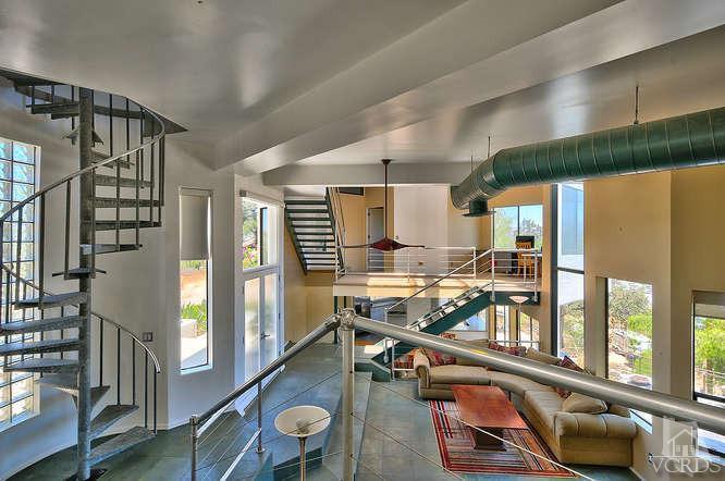 5940 Hilltop Road Simi Valley, CA 93063 - Photo 28 of 34 a room with gym equipment