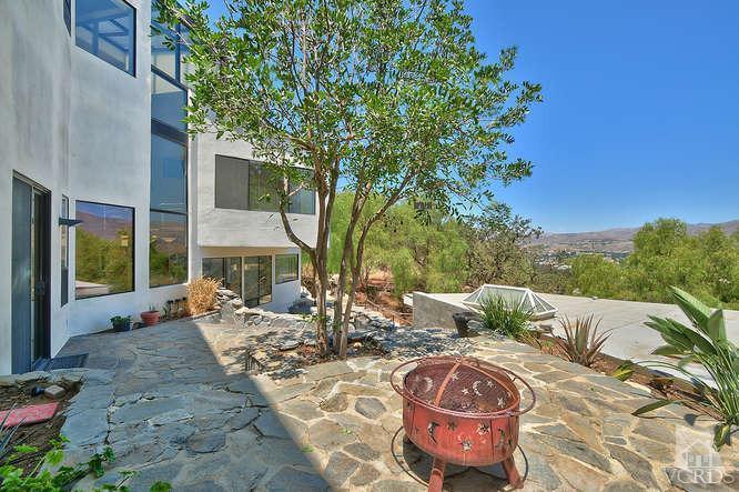 5940 Hilltop Road Simi Valley, CA 93063 - Photo 29 of 34 a view of outdoor space yard and patio