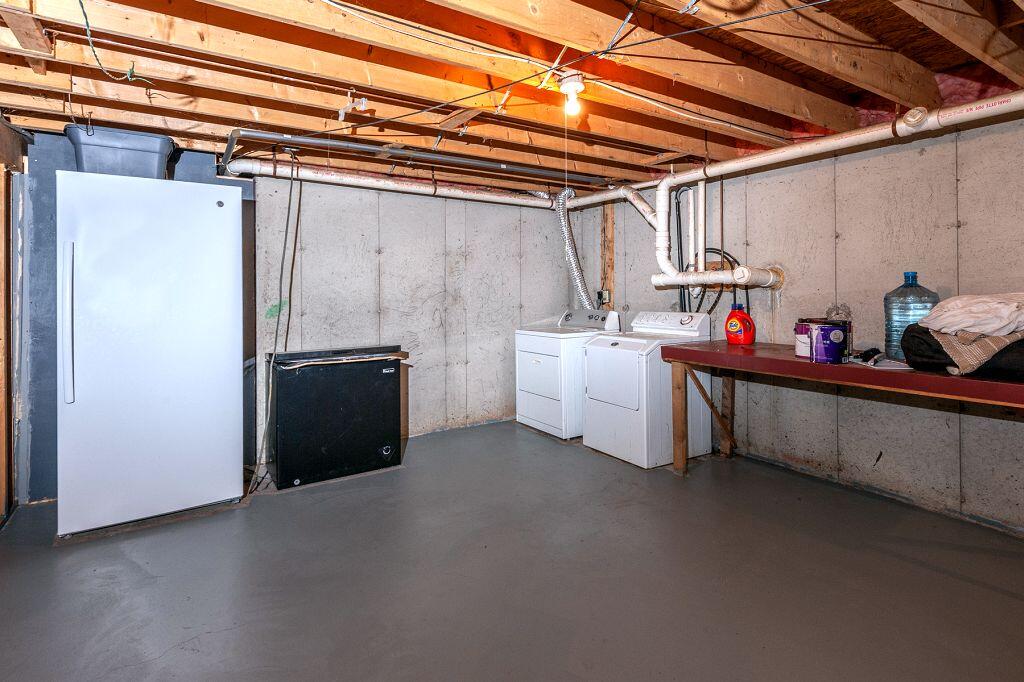 38 Pine Mountain Road Cape Neddick, ME 03902 - Photo 26 of 45 Laundry