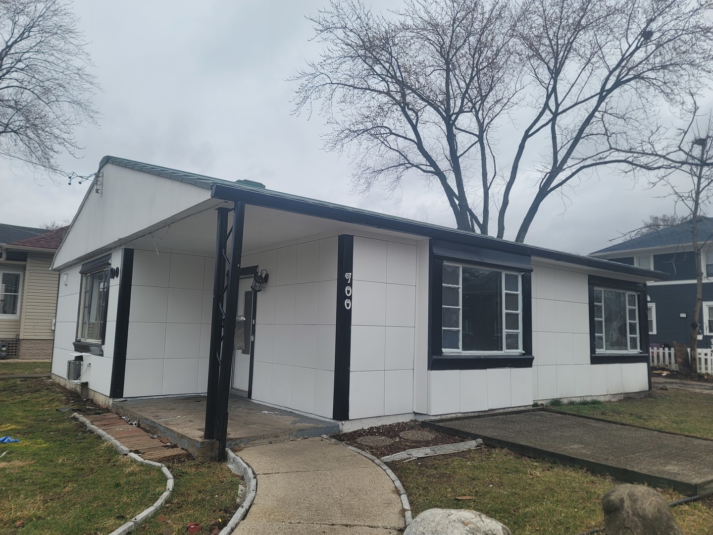 700 George Avenue Aurora, IL 60505 - Photo 1 of 6