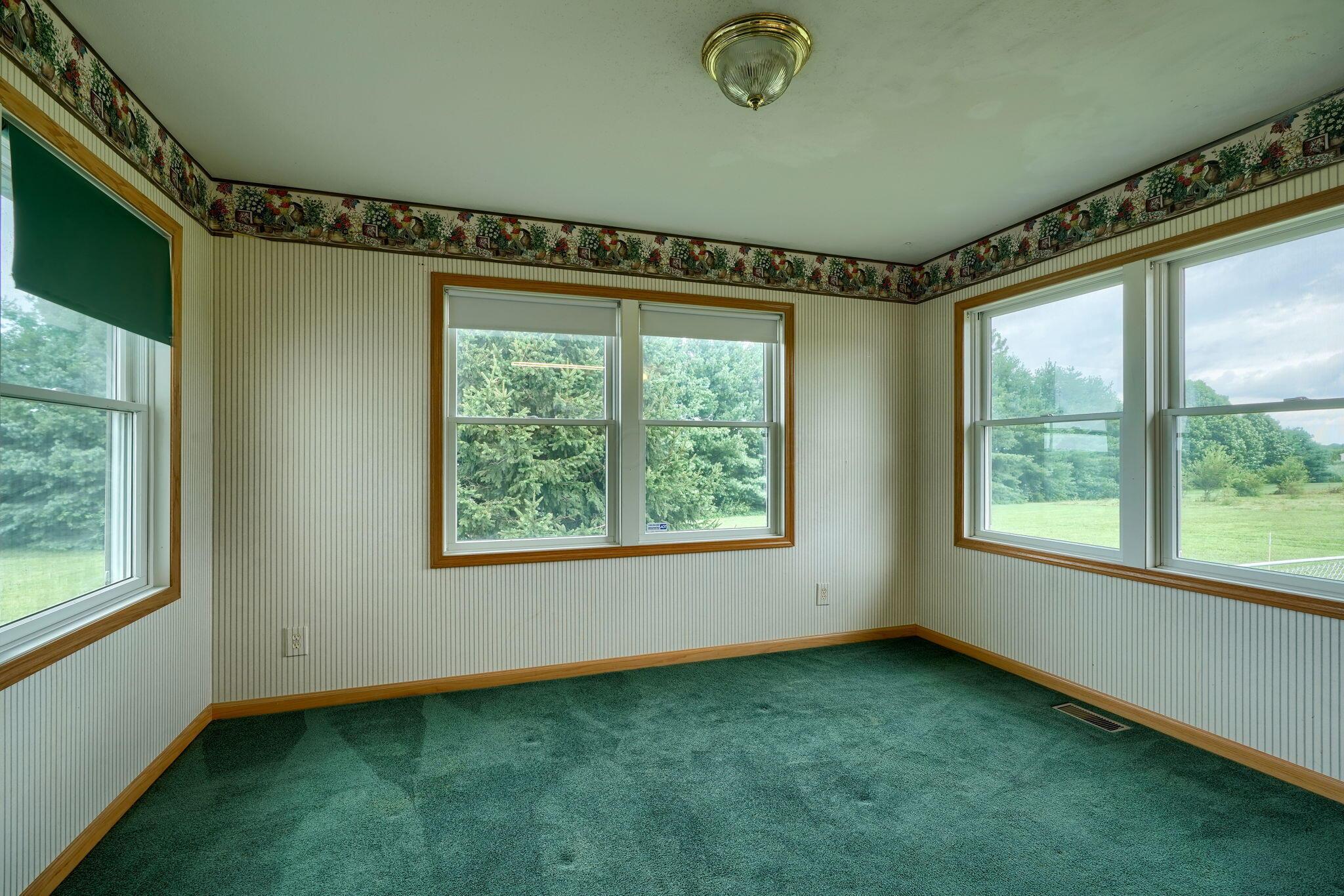 4600 Winchester Southern Road Circleville, OH 43113 - Photo 18 of 64 breakfast room