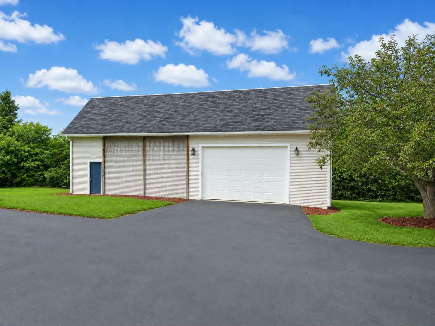 6640 Wolf Lake Road Jackson, MI 49201 - Photo 19 of 22 barn front
