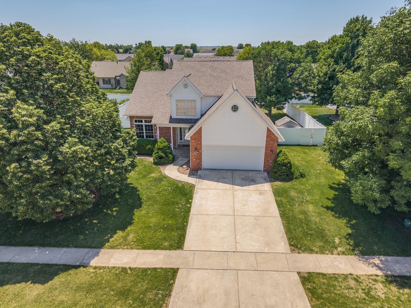 305 Prairie View Drive Hudson, IL 61748 - Photo 2 of 59