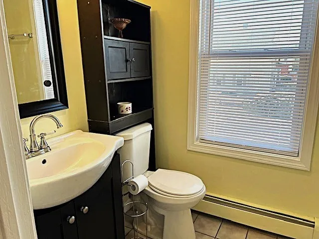 $1,650 | 513 Wood Street, Unit 2, Bristol, RI 02809