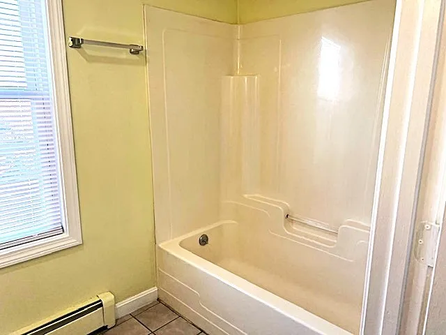 $1,650 | 513 Wood Street, Unit 2, Bristol, RI 02809