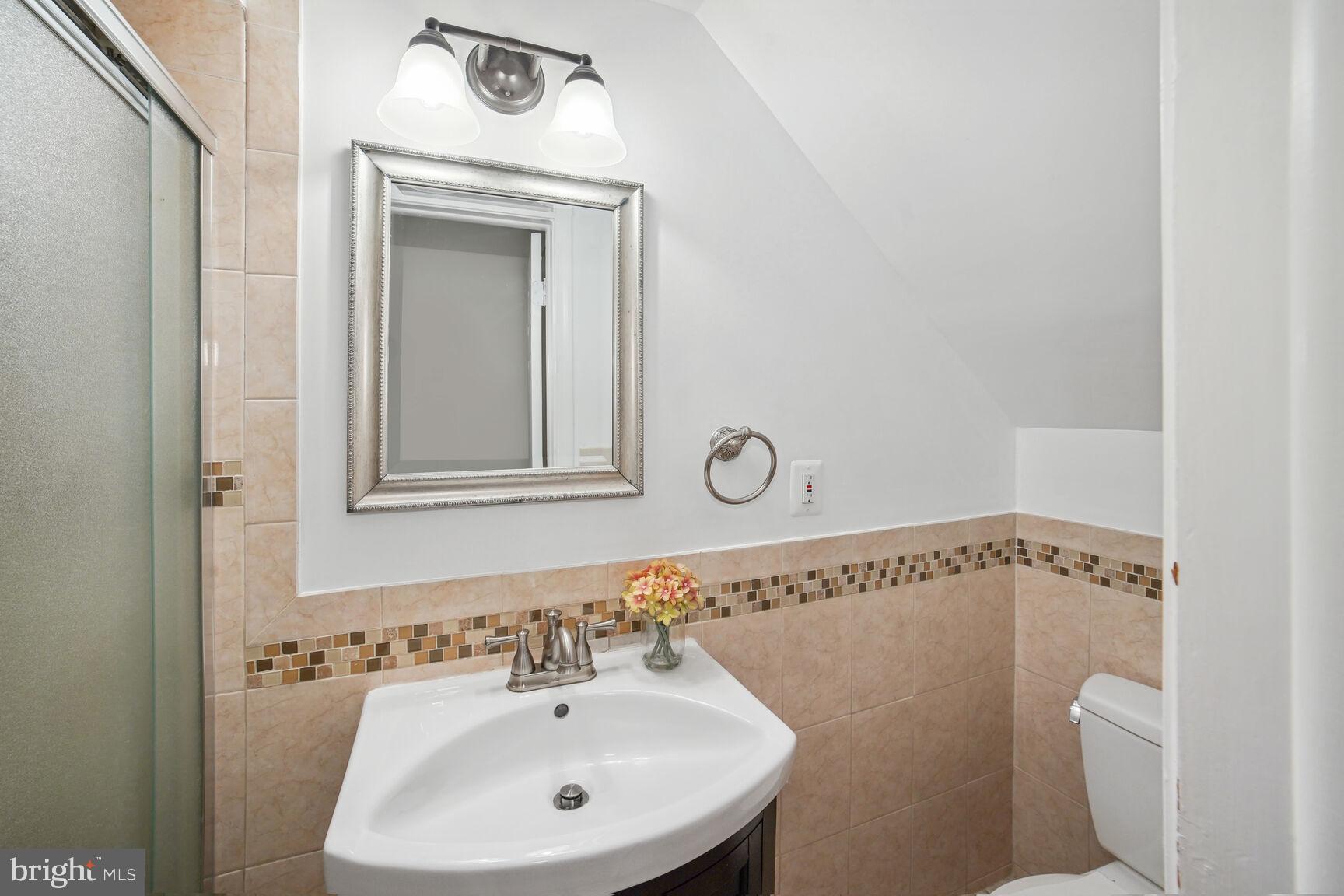 4 Wimbledon Court Silver Spring, MD 20906 - Photo 16 of 24 Full Bathroom in Basement