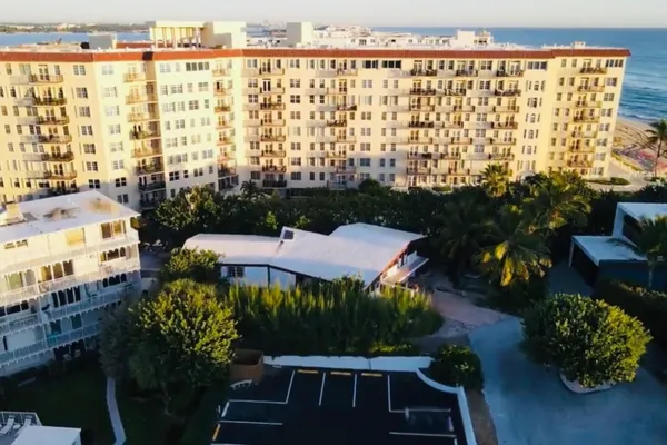 $9,995 | 3490 South Ocean Boulevard, South Palm Beach, FL 33480