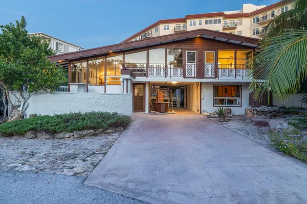 $9,995 | 3490 South Ocean Boulevard, South Palm Beach, FL 33480