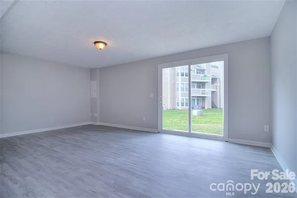 $215,000 | 9632 Vinca Circle, Unit D, Charlotte, NC 28213