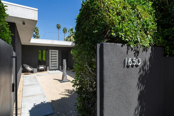 $1,350,000 | 1650 East San Jacinto Way, Palm Springs, CA 92262
