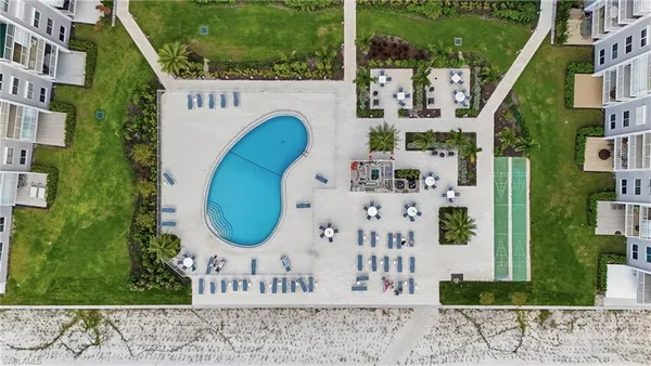 a view of a multi story building