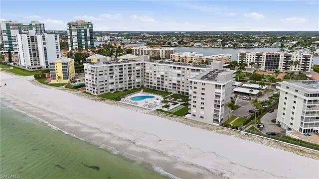 $8,000 | 3443 Gulf Shore Boulevard North, Unit 814, Naples, FL 34103