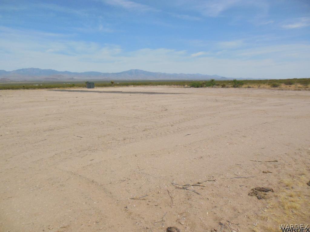 3352 South Opal Road Golden Valley, AZ 86413 - Photo 14 of 31