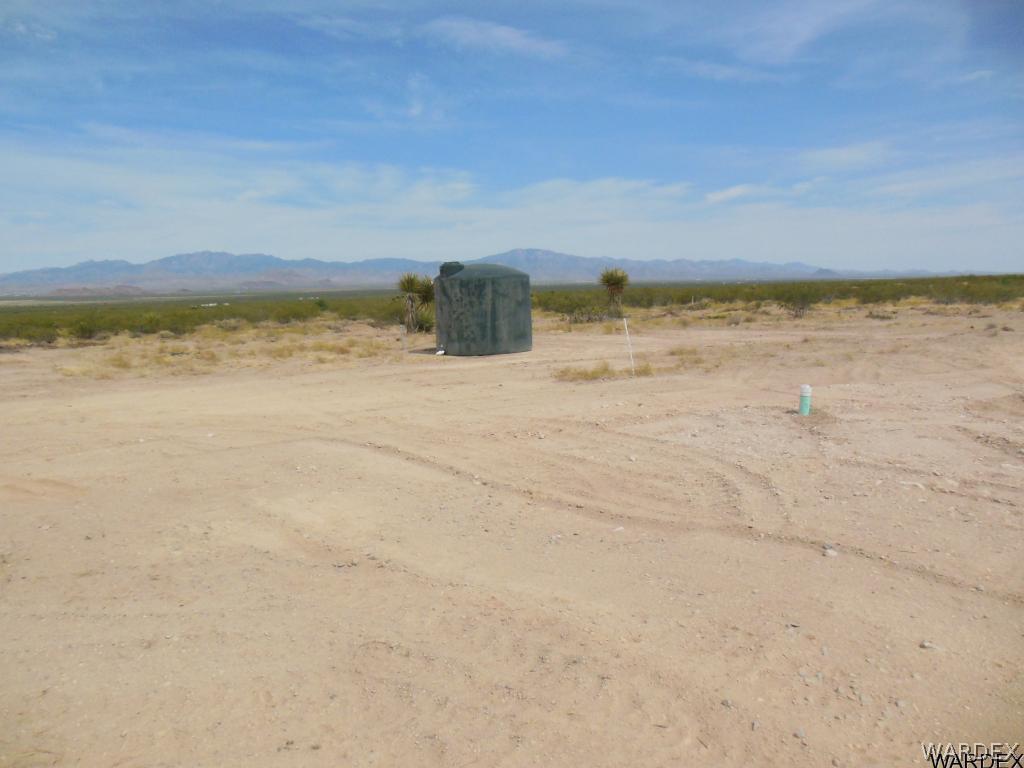 3352 South Opal Road Golden Valley, AZ 86413 - Photo 8 of 31